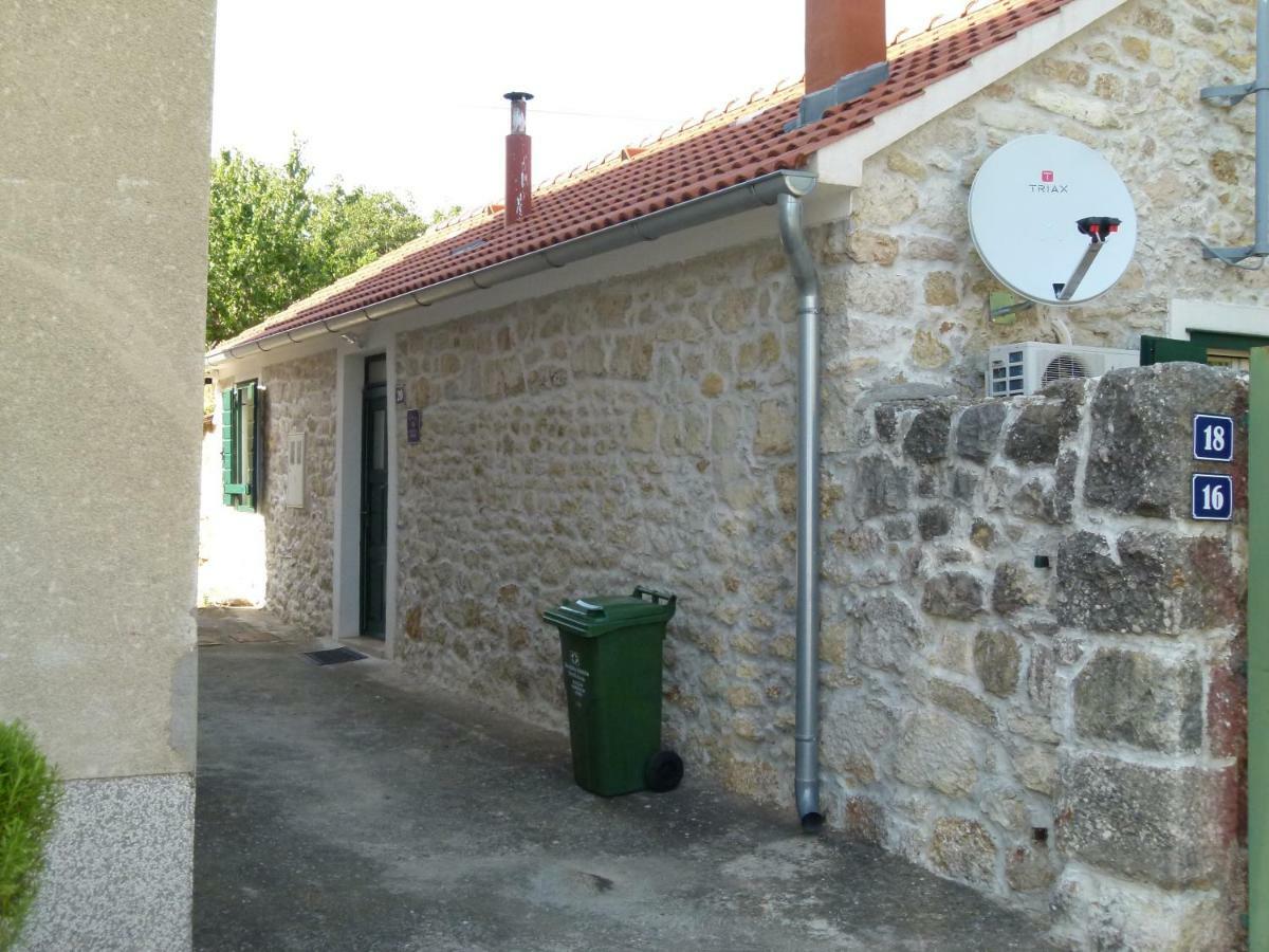 Dalmatian Stone House Angela Villa Drniš Екстериор снимка